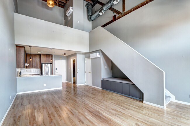 Photo - 2711 Welton St