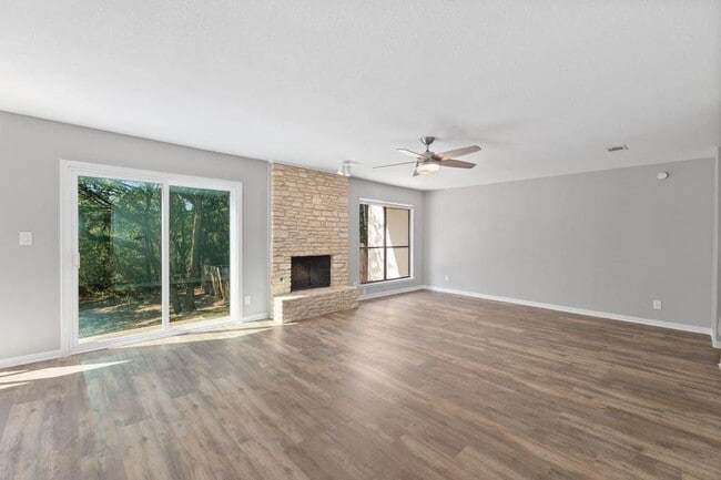 Photo - 1930 Holly Hill Dr