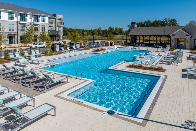 Photo - Heights at Millcroft