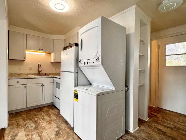 Photo - 1502 6th St SE Unit A