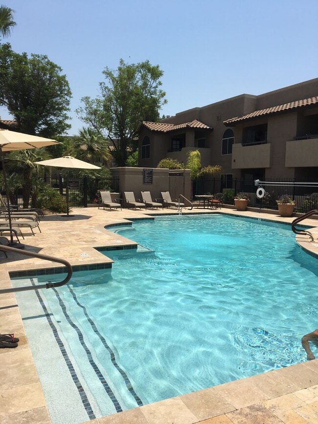 Building Photo - Experience the Best of Scottsdale living! Unit # 1016