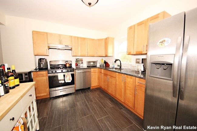 Photo - 105 Cushing St