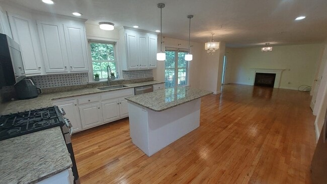 Photo - 339 Poplar St