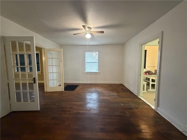 Photo - 2353 Shelby St