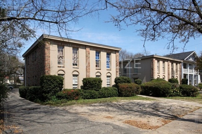 Building Photo - Charming 2/1 Apartment in Midtown! Unit 11