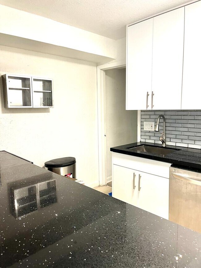 Photo - 332 Sunshine Dr