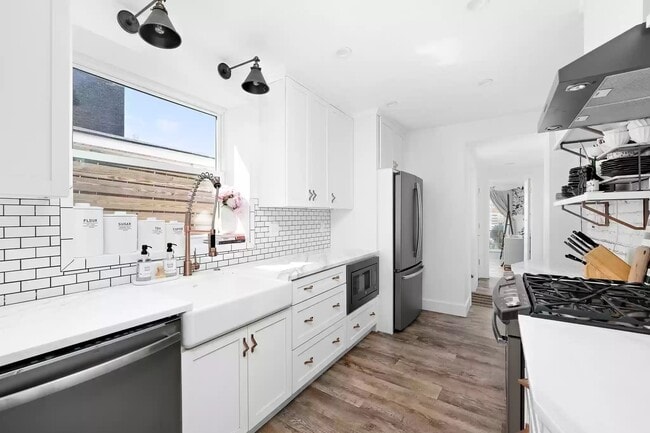 Photo - 172 39th St