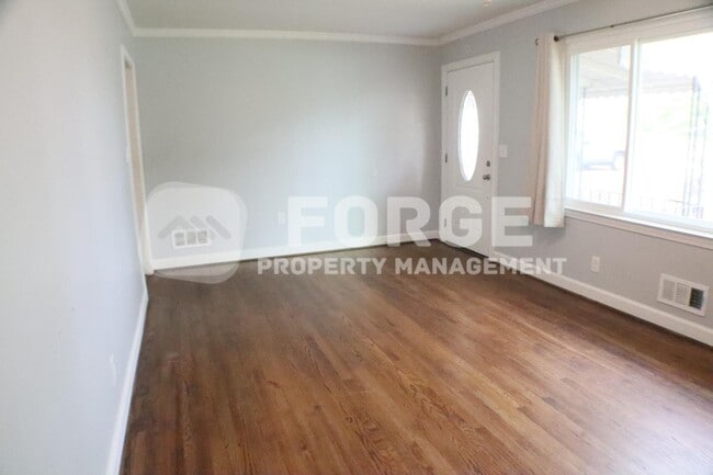 Photo - 106 Parkdale Dr