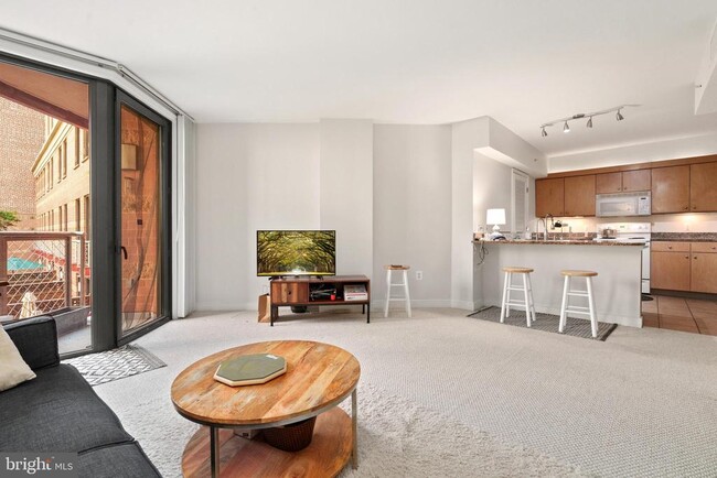 Building Photo - 616 E St NW Unit 304