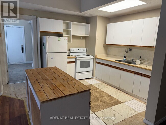 Photo - 19734 Airport Rd