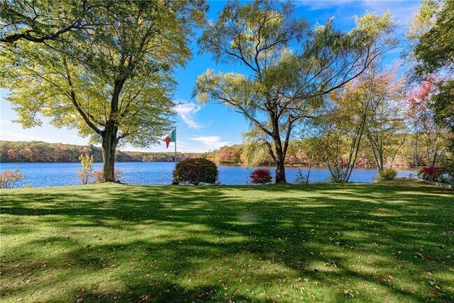 Photo - 14 Woodlake Dr