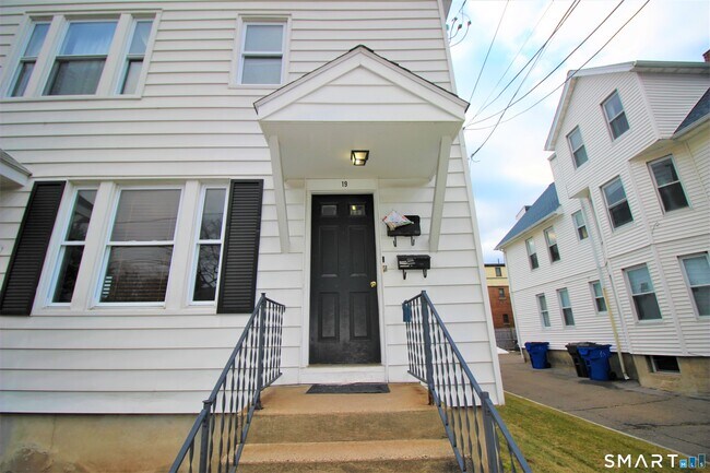 Photo - 19 Nesbit Ave Unit 3rd Floor