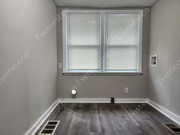 Photo - 4996 West St