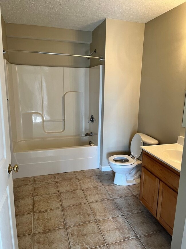 Photo - Lakepointe Apartment Homes