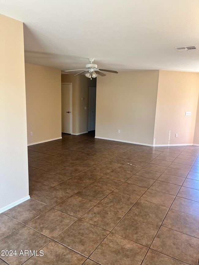 Photo - 1006 S Slater Cir