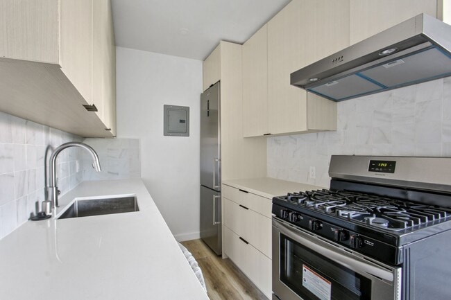 Photo - 300 California Ave Apartment Unit 33
