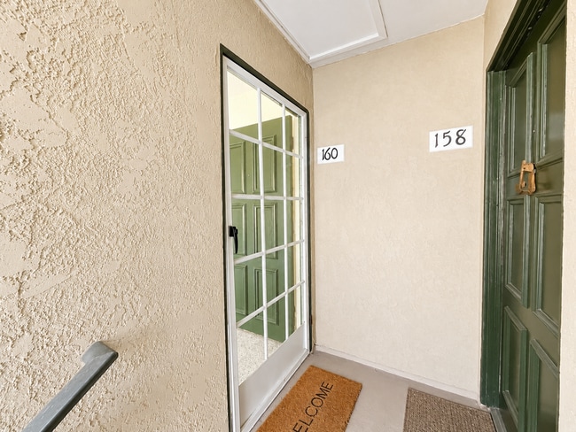 160 Streamwood Unit 160 Streamwood