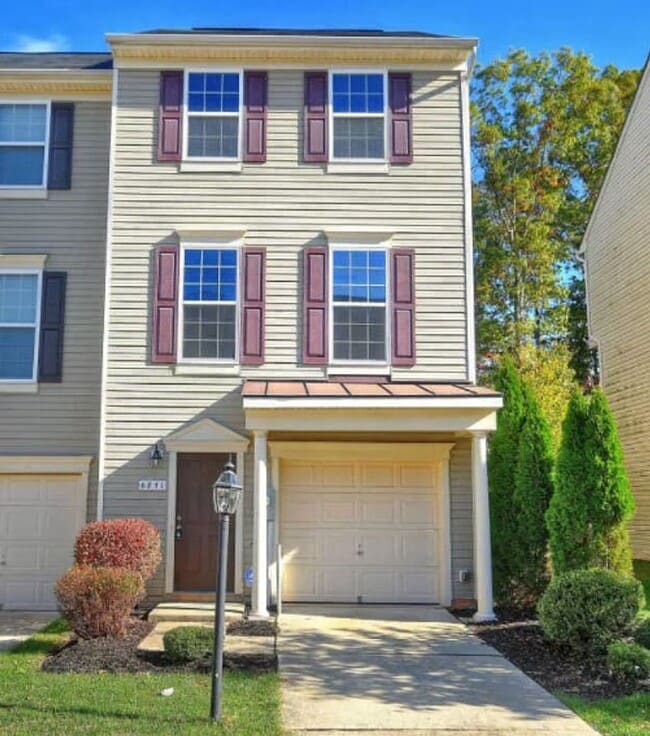 Beautiful End-Unit Townhome in Tanyard Spr... - Beautiful End-Unit Townhome in Tanyard Spr...