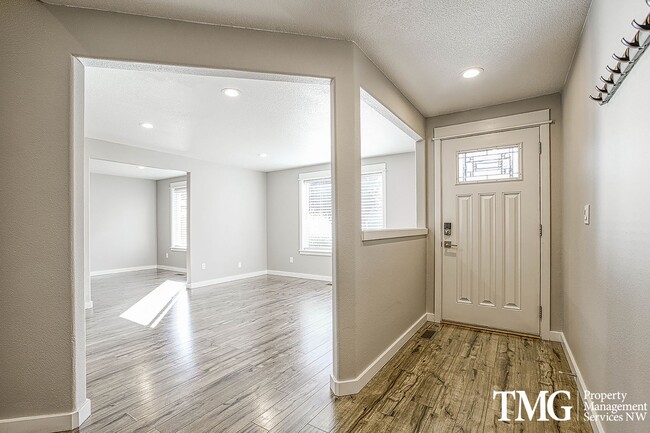 Photo - Stylish One-Level Living in East Vancouver!