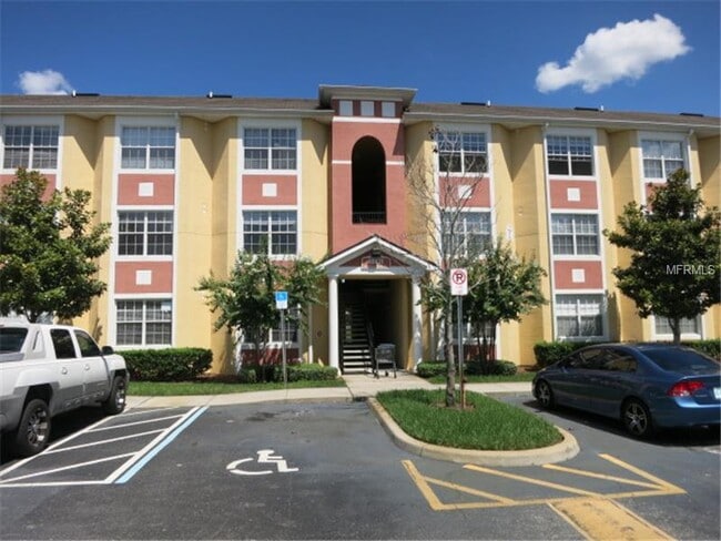 Building Photo - 1 Bedroom Condo in Gated Community