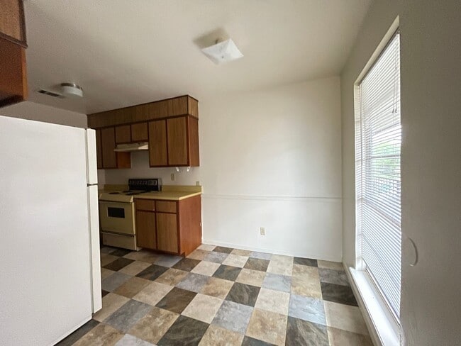 Photo - 4304 Lake Rd Unidad D