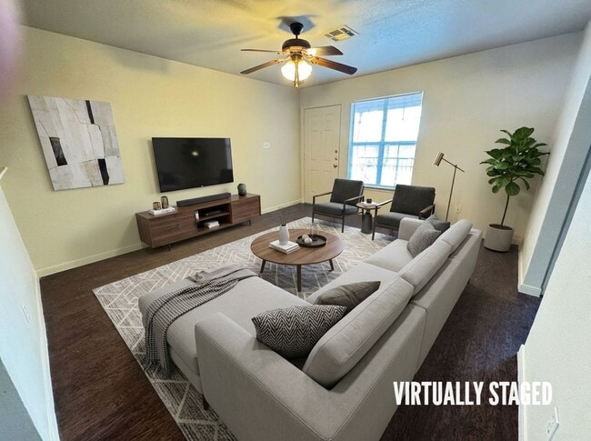 Photo - 408 Brittney Way Unidad # C