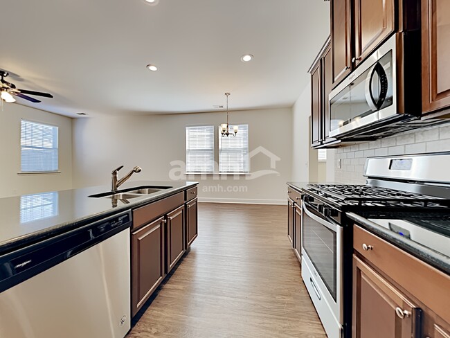 Photo - 312 Nuttall Dr