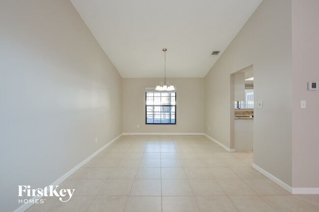 Photo - 1075 Shaffer Trail