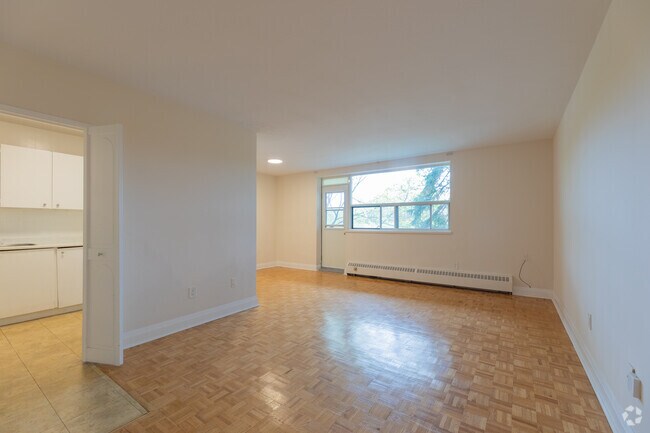 2BR, 1BA - 921SF - Living Room