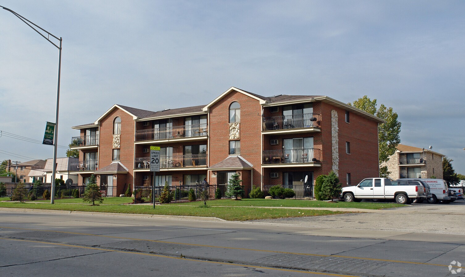 Photo - 8050-8060 S Roberts Rd