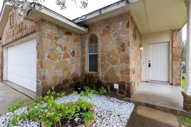 Building Photo - 1701 Golden Sunrise Ln