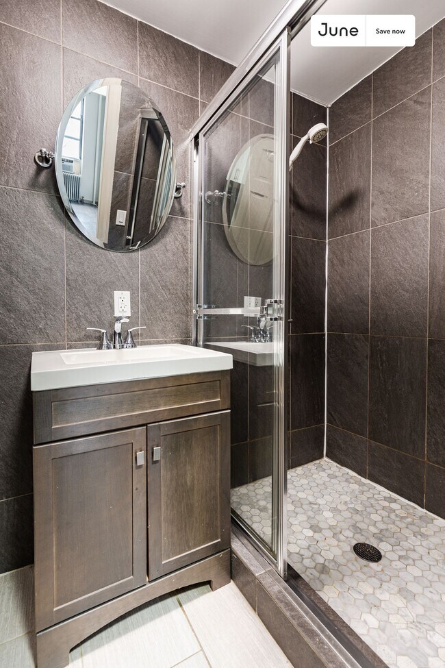 Photo - 534 E 14th St Unidad 9