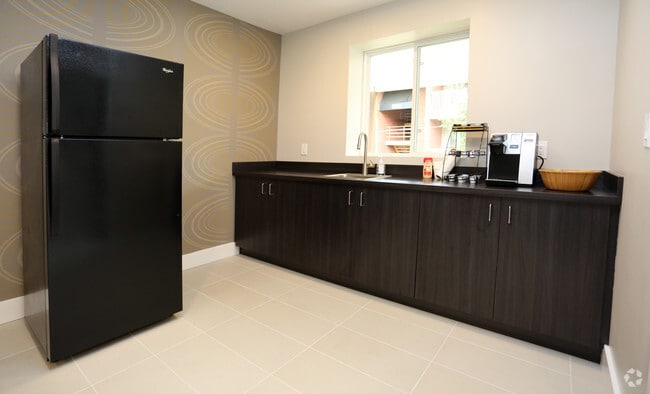 Photo - Hilltop Apartments