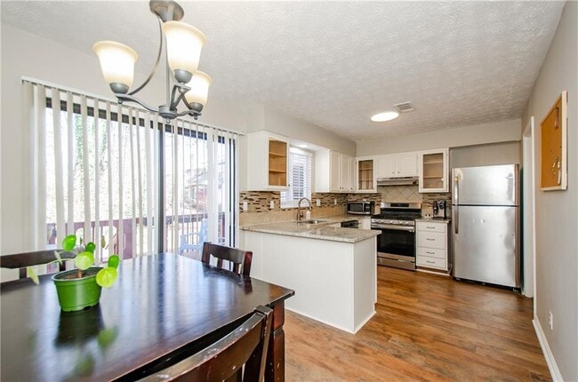 Photo - 1066 Wedgewood Ln
