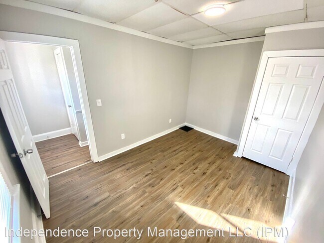 Photo - 3 br, 2 bath House - 906 Vine St.