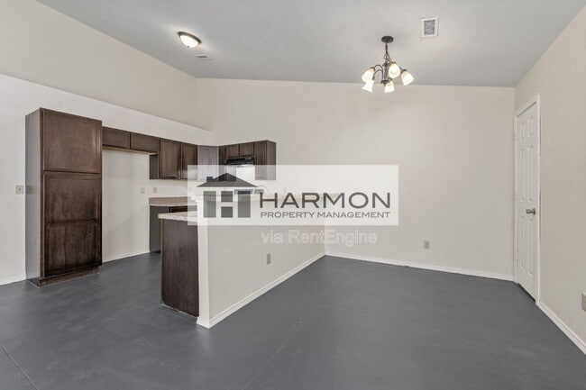 Photo - 1545 W 23rd St N