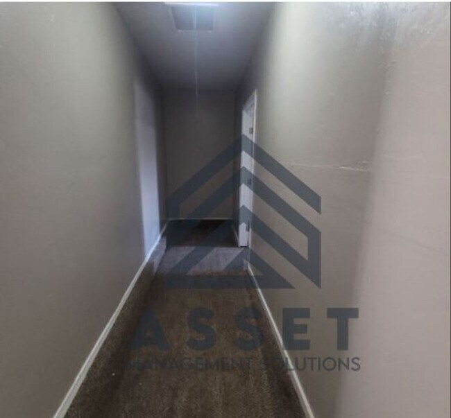 Photo - Charming 5 Bedroom House