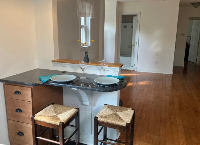 430 E Franklin St Unit first floor