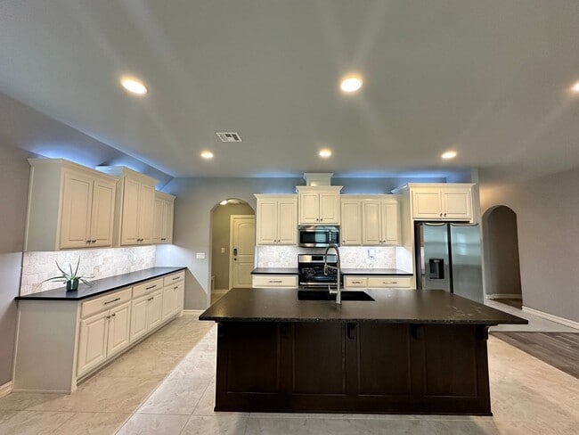 Photo - 3 bed, 2 bath -Aspen Pond