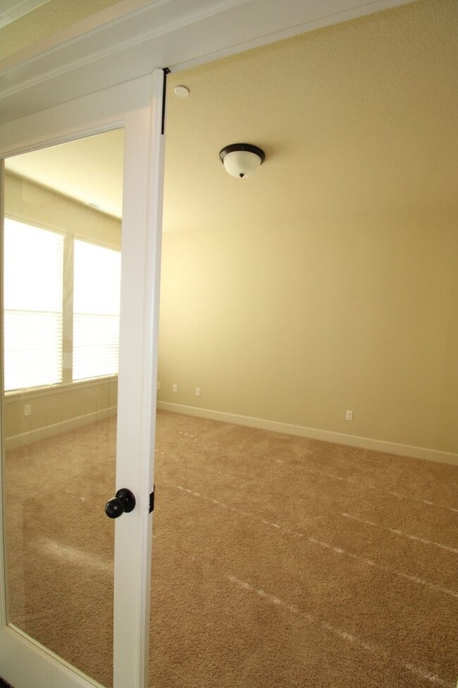 Photo - WELL MAINTAINED, BEAUTIFUL 5 BR HOME IN THE CAMAS HILLS!