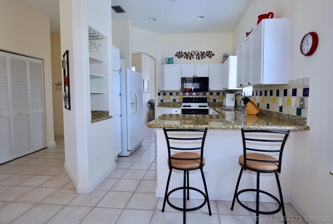 Photo - 77 Spyglass Way