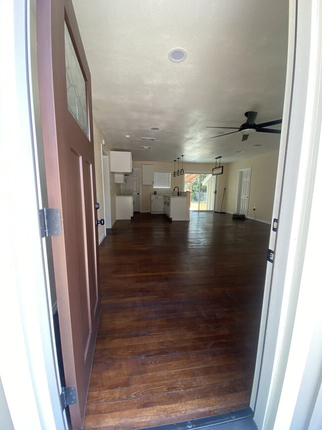 Photo - 1814 Clower