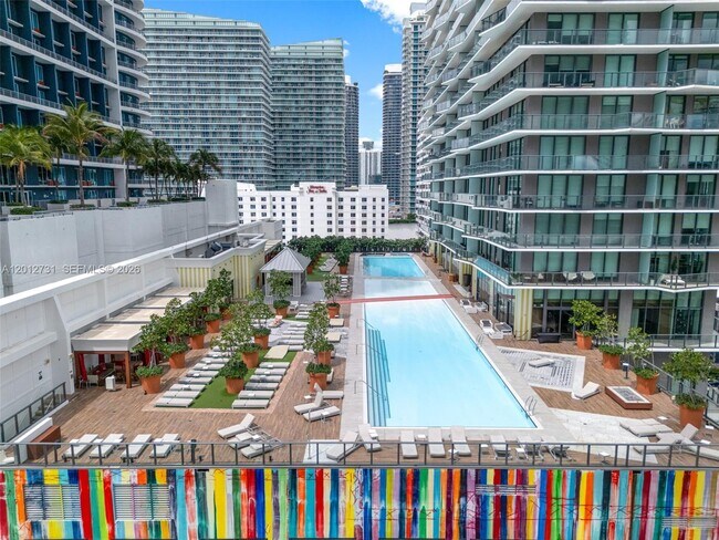 Building Photo - 1300 S Miami Ave Unit PH5209