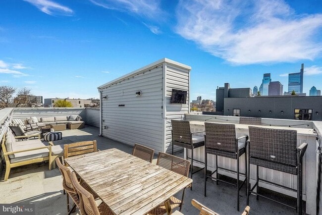 Building Photo - 709 N 19th St