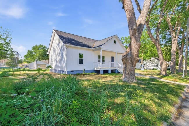Photo - 2206 Grant St
