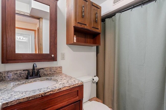 Photo - 4930 Zealand Ave N