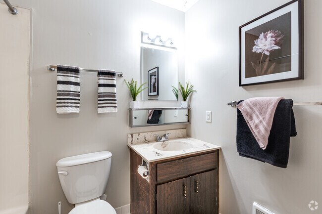 1 habitación, 1 baño, 703 pies cuadrados, baño - Hyacinth Apartments