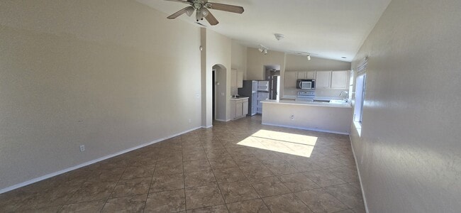 Photo - 2283 E 39th Ave