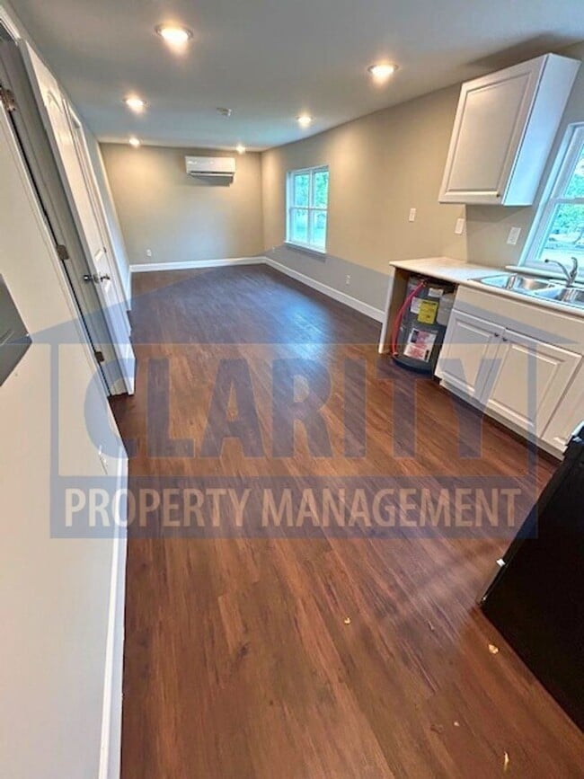 Photo - 860 Berry St NE Unidad Apt A