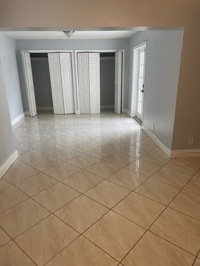 Building Photo - 3380 NW 39th St